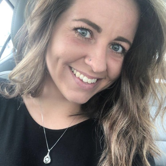 Meet your Posher, Ashton - Picture 1 of 1